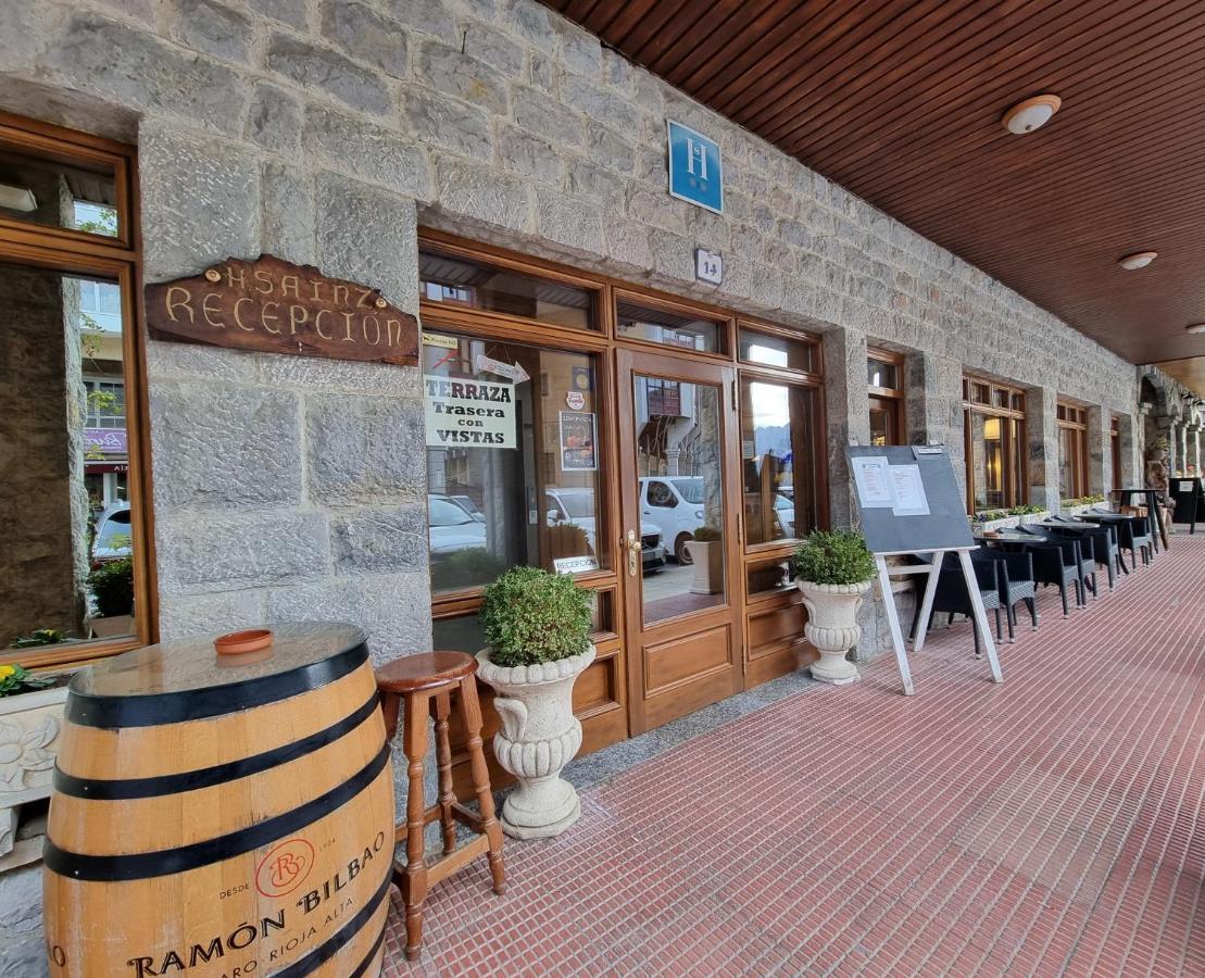Riaño Hostal Sainz מראה חיצוני תמונה
