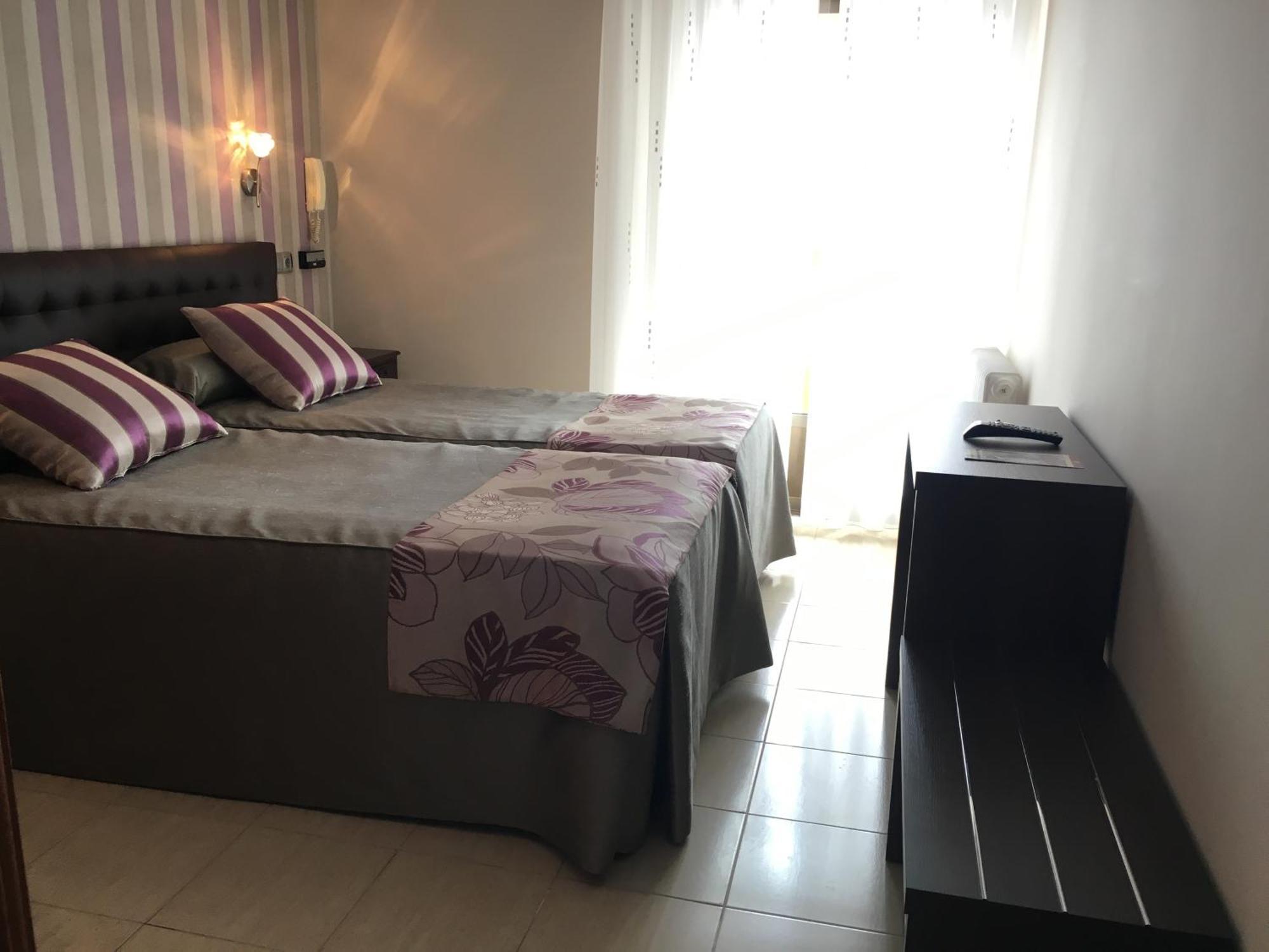 Riaño Hostal Sainz מראה חיצוני תמונה