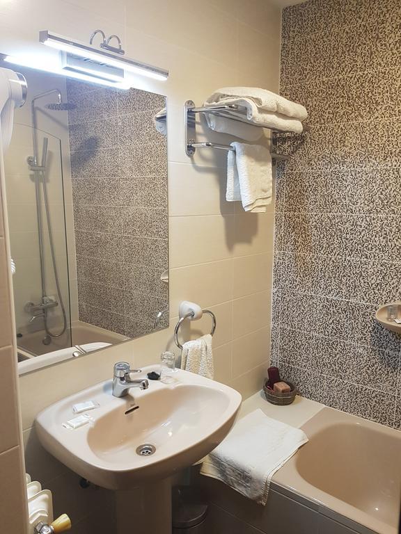Riaño Hostal Sainz מראה חיצוני תמונה